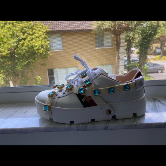 Gucci sneakers-Leather Upper and Rubber sole-Woman - Picture 1 of 5